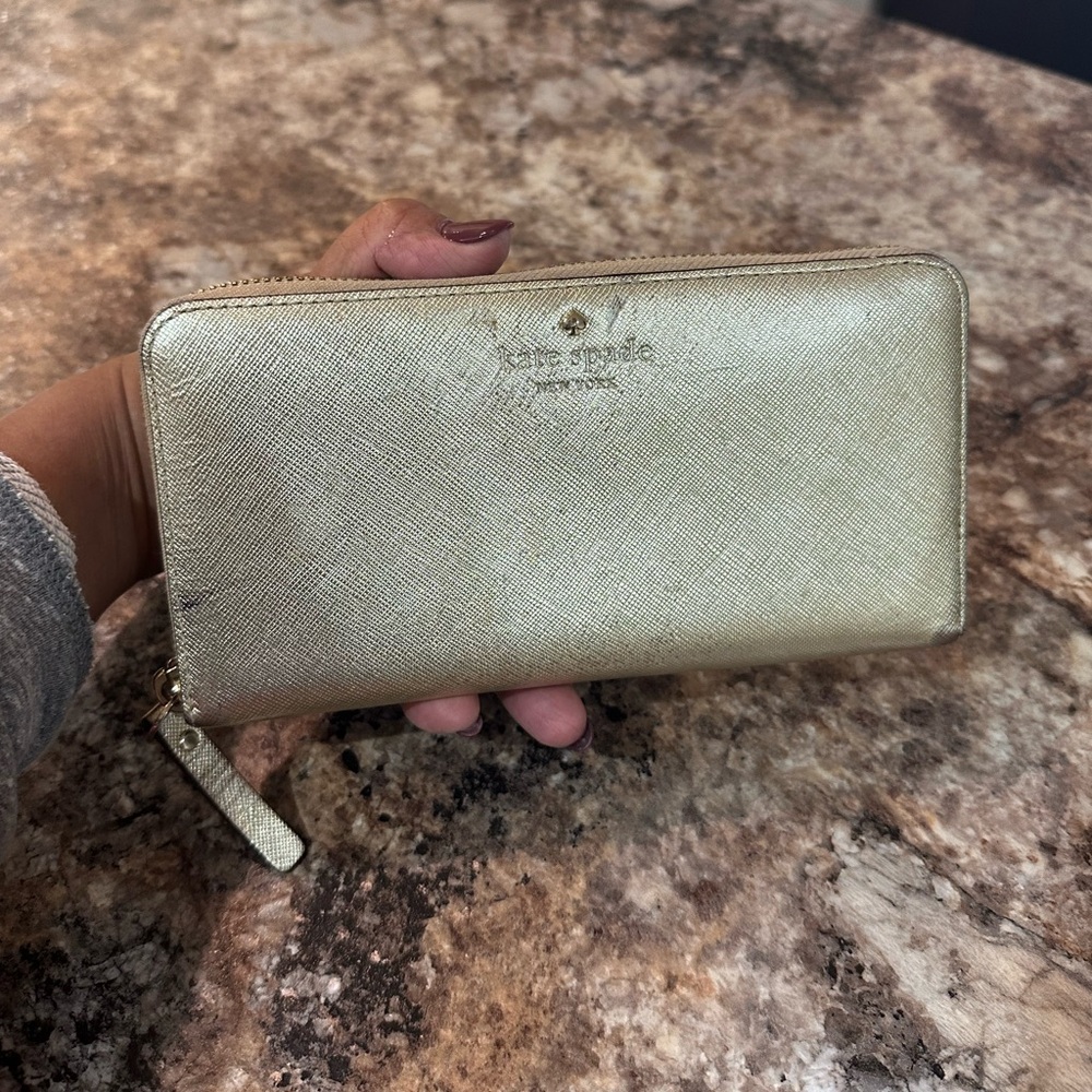 Kate Spade Wallet - Picture 10 of 11